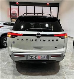 نیسان پاسفایندەر